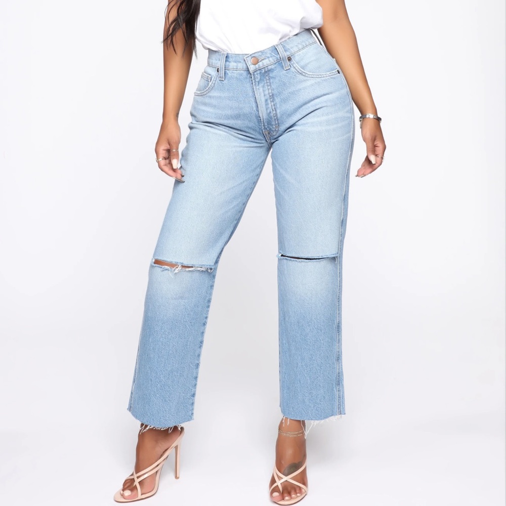 Fashion Nova Bella Distressed Boyfriend jeans